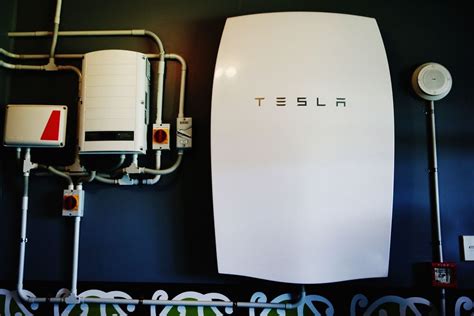 Tesla Powerwall: Revolutionizing Home Energy Storage with Sustainable Technology